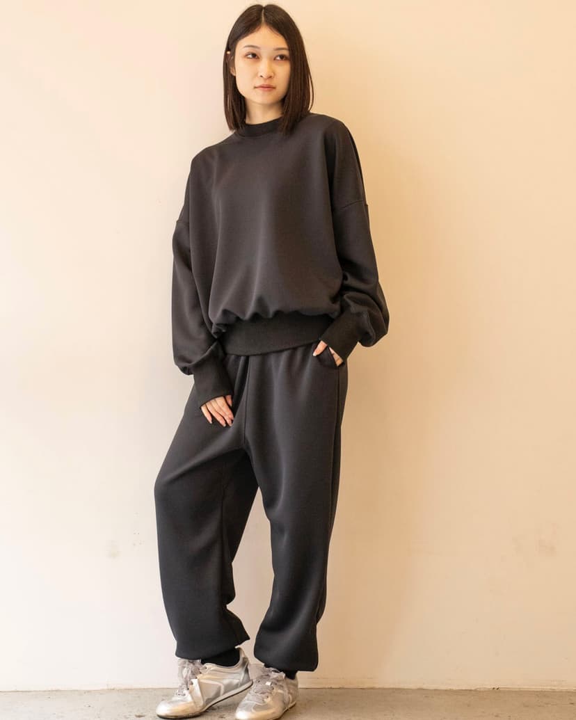 tkio double knit ダンボールニット カフェでのひと時